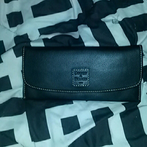 Dooney & Burke black leather bag & wallet set - Picture 4 of 5